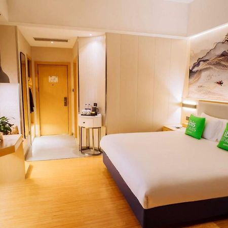 Ibis Styles Guangzhou Panyu Shiqiao Hotel Экстерьер фото